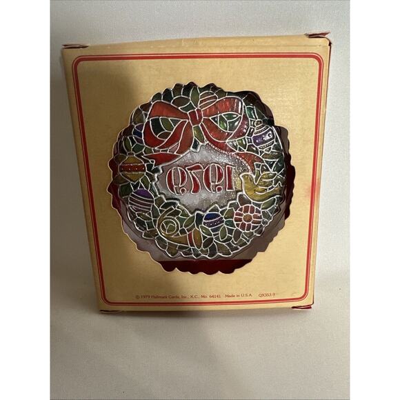 VTG Hallmark Keepsake Ornament Tiffany Classics Acrylic Ornament 1979 Wreath - Picture 2 of 2
